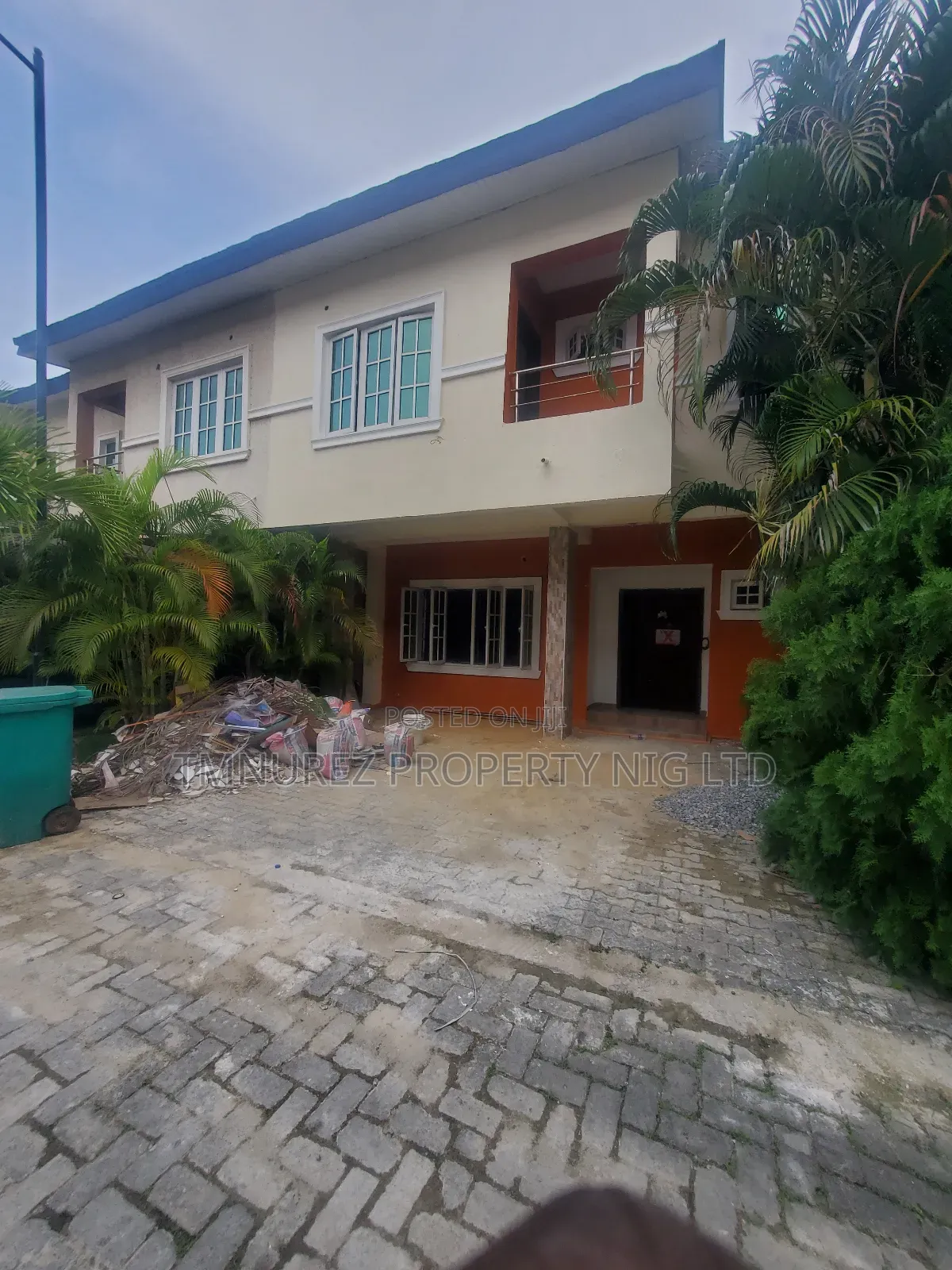 Mini Flat in Paradise3, Chevron for rent in Chevron