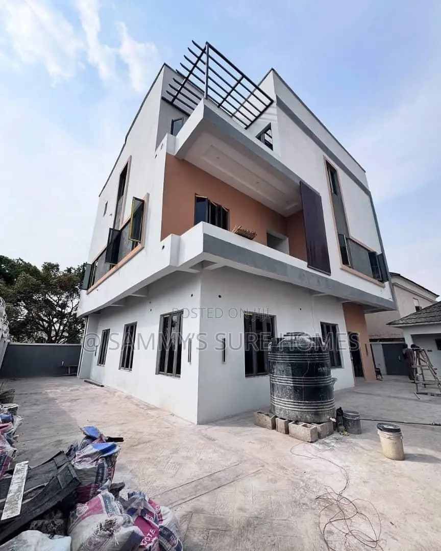 7bdrm Duplex in Utako for sale in Utako