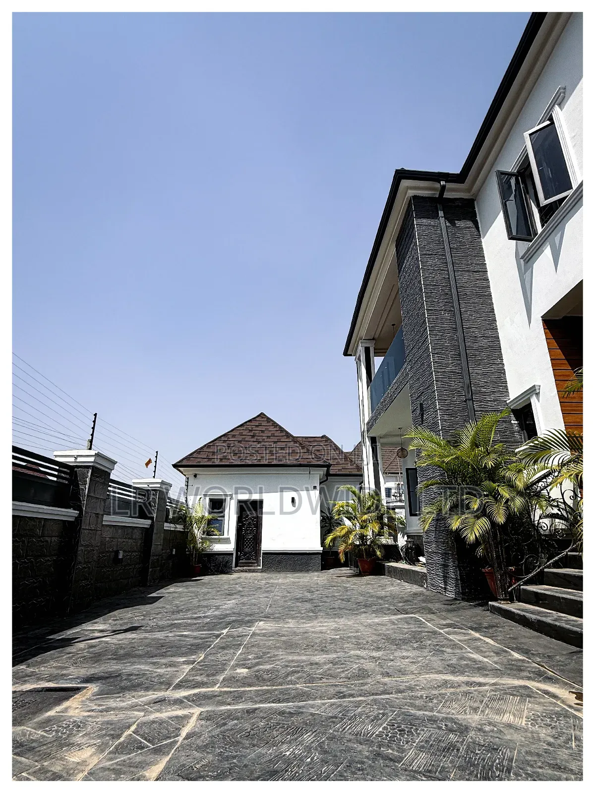 4bdrm Duplex in Lugbe District for sale in Lugbe District