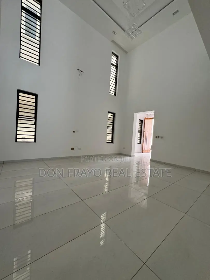 5bdrm Duplex in Agodi Gra for sale in Agodi