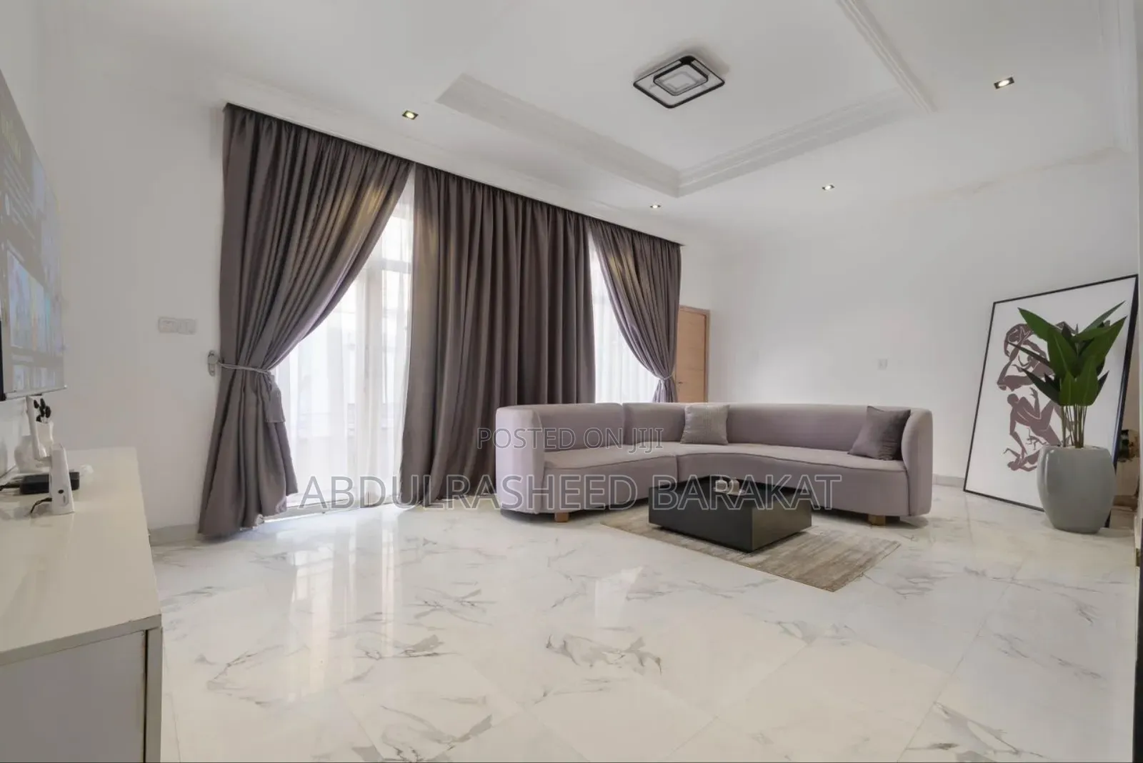 Luxury 1 Bedroom Apartment With Ps5, Snooker Board in Lekki Phase 1