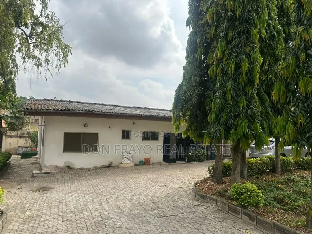5bdrm Bungalow in Main Ikolaba Estate, Ibadan for sale in Ibadan