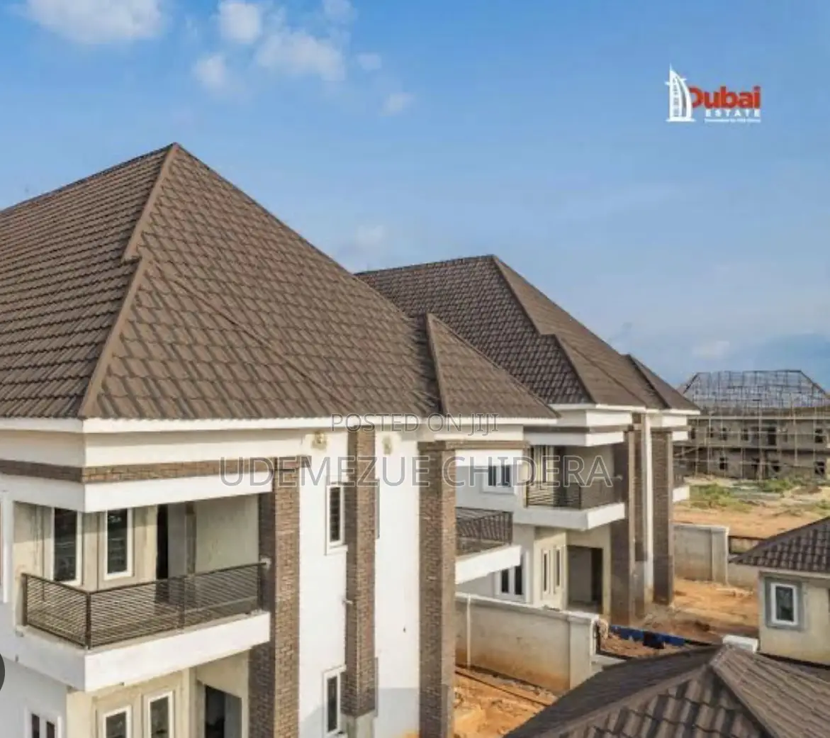 3 Plots in Dubai Estate in Awka