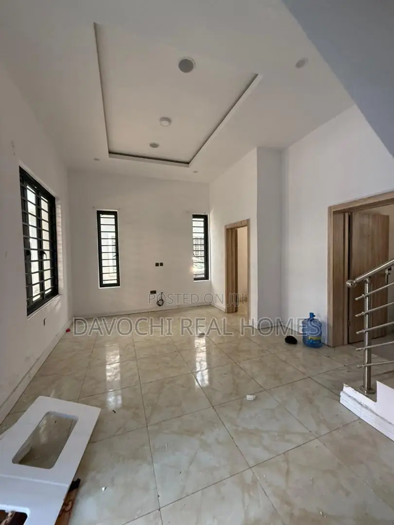 3bdrm Duplex in Harris Drive, Ikota for rent in Ikota