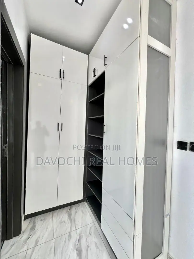 3bdrm Duplex in Ikota for rent in Ikota
