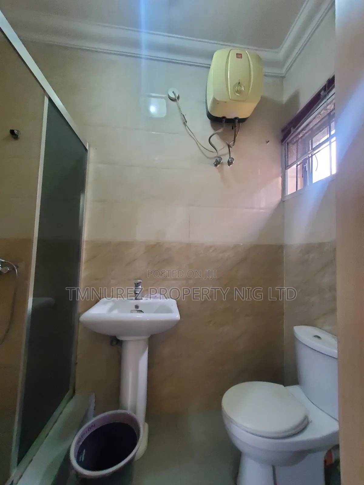 Studio Apartment in Chevron Estate for rent in Chevron