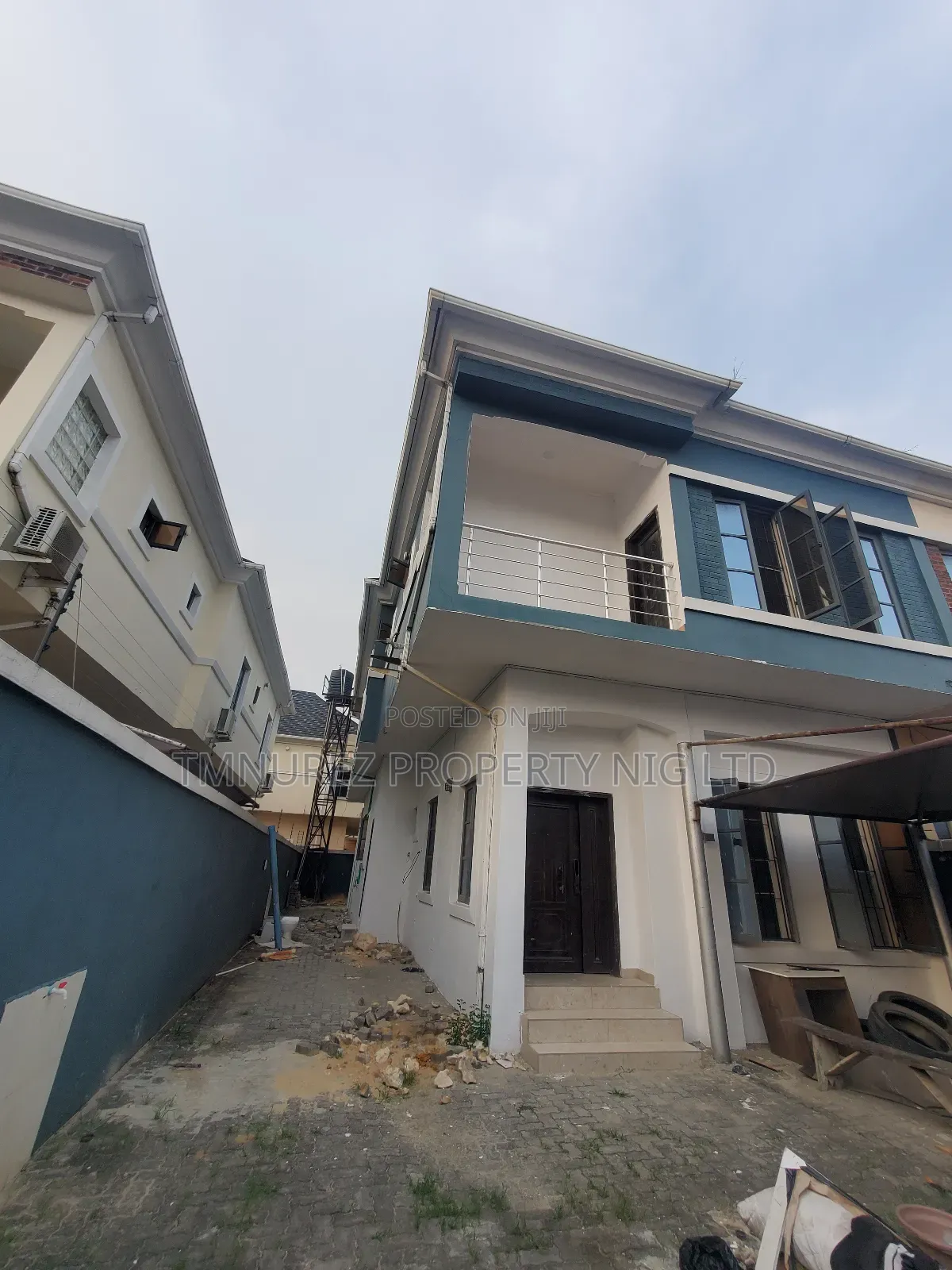 Studio Apartment in Chevron for rent in Chevron