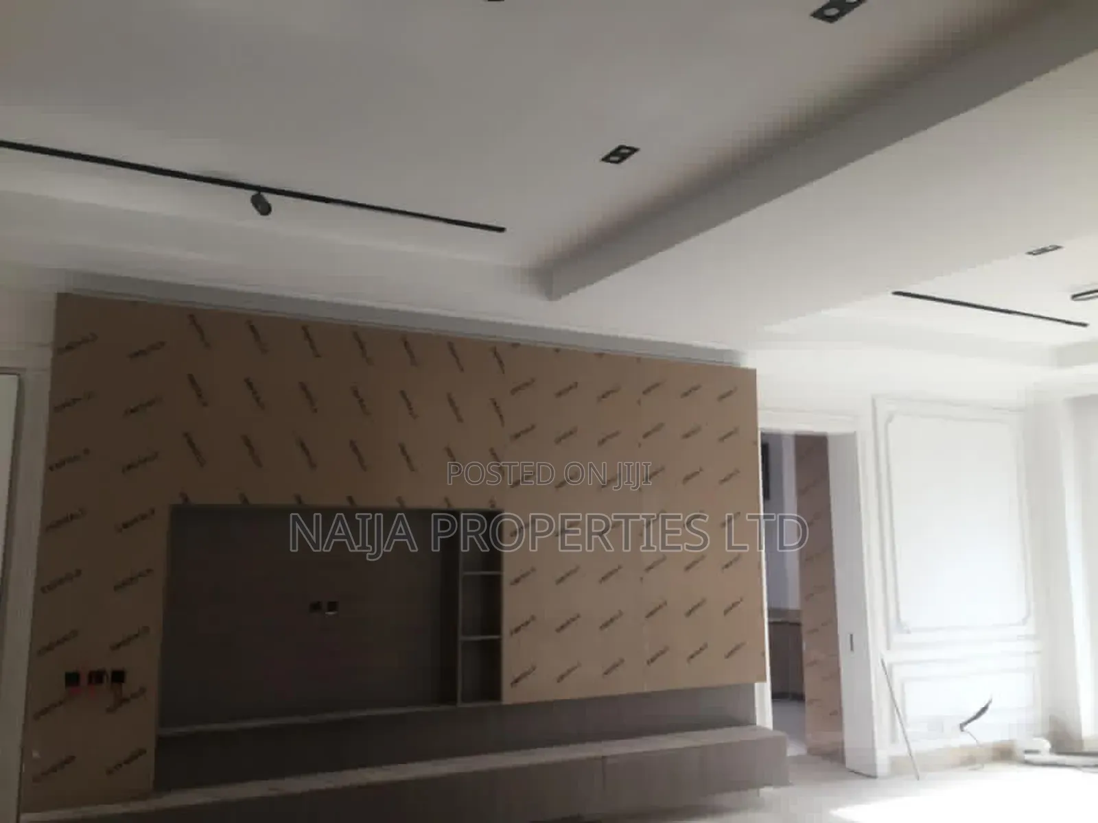 4 Bedroom Apartment Office in Kofo Abayomi, Victoria Island for Rent in Victoria Island
