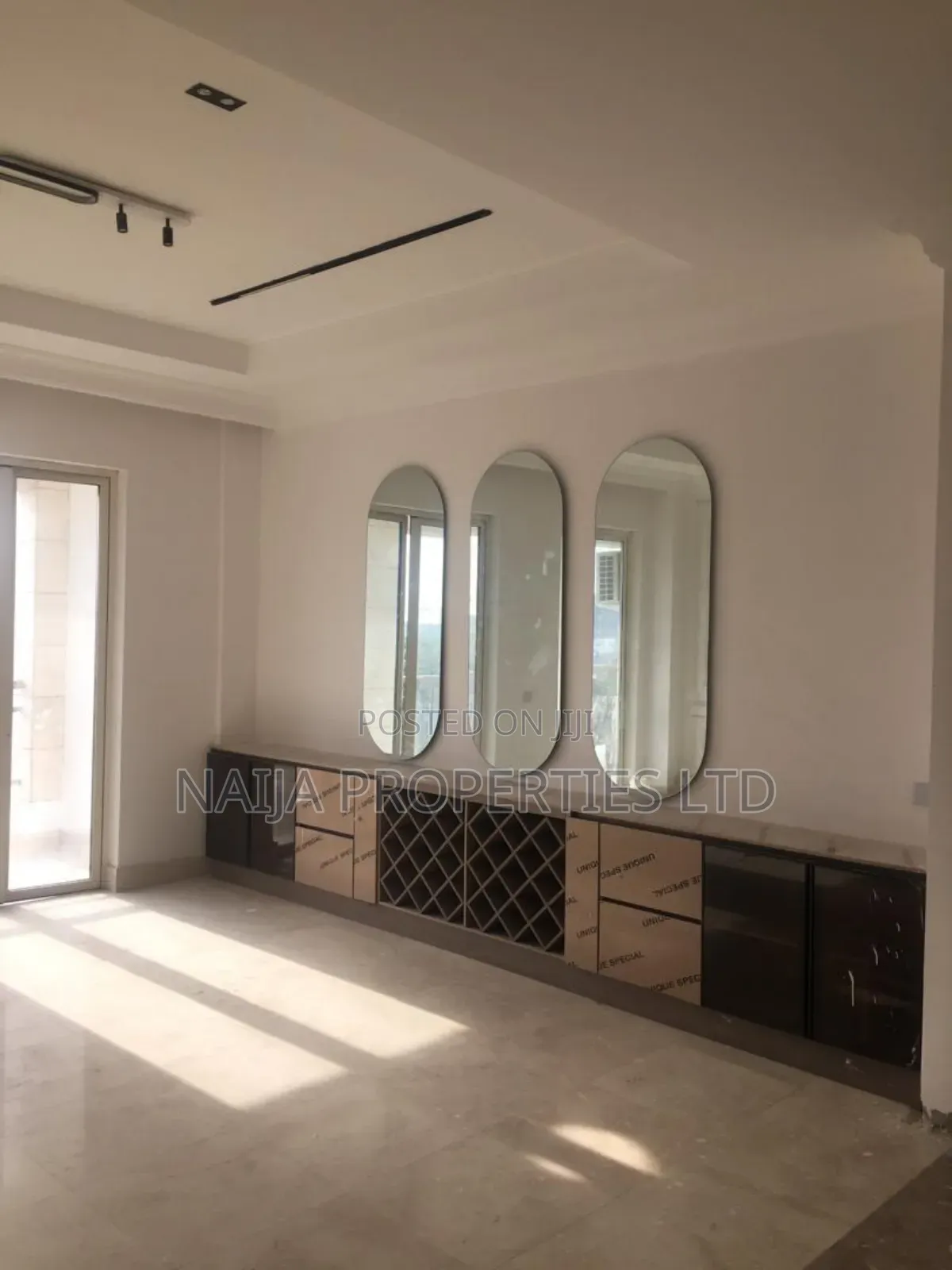 4 Bedroom Apartment Office in Kofo Abayomi, Victoria Island for Rent in Victoria Island