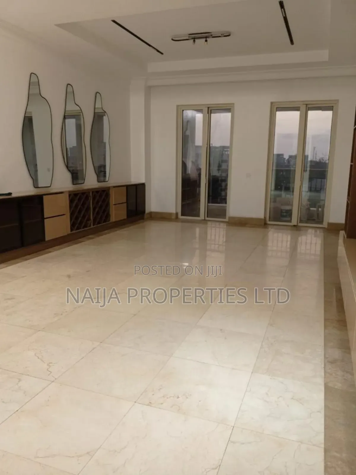 4 Bedroom Apartment Office in Kofo Abayomi, Victoria Island for Rent in Victoria Island