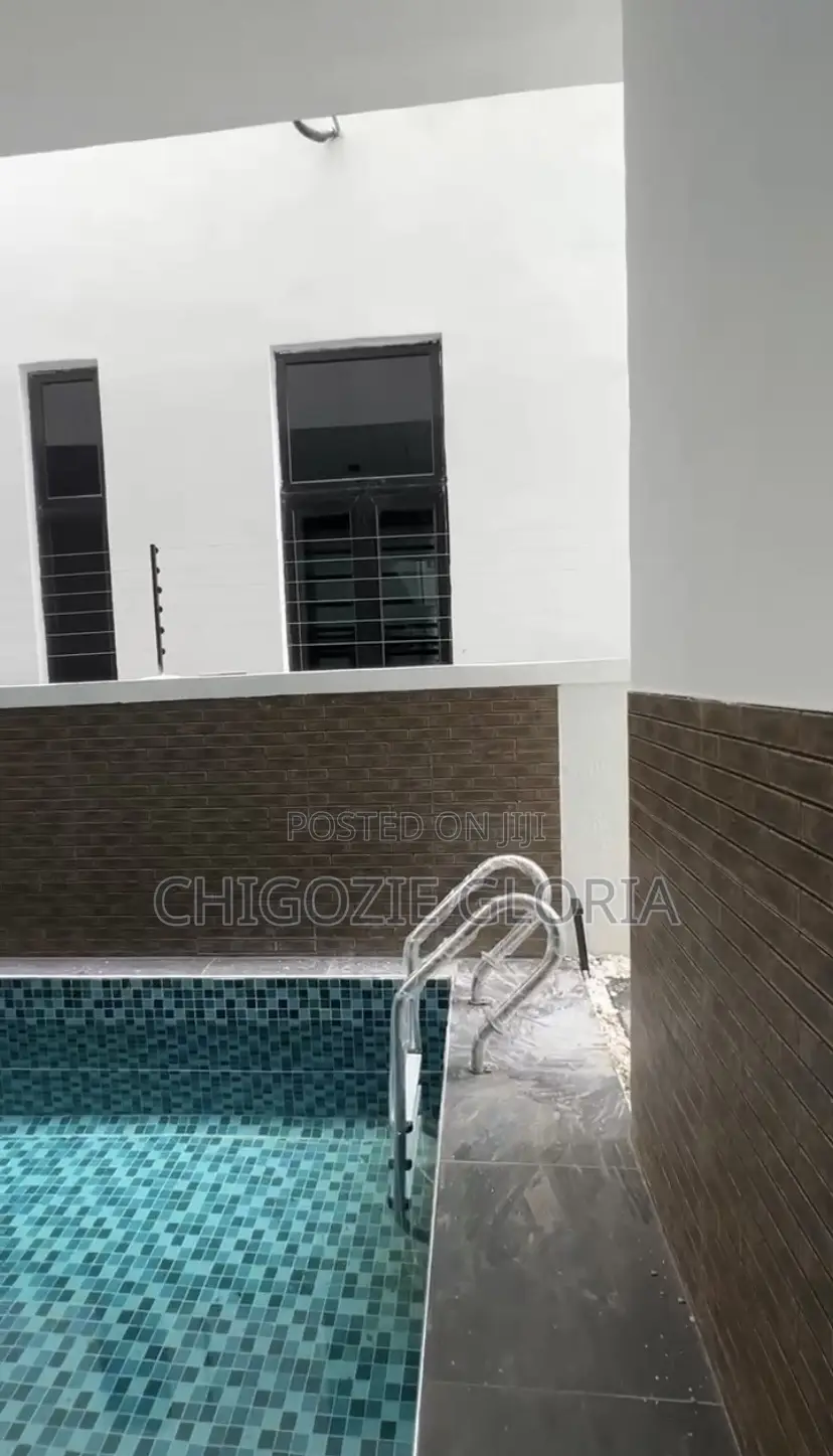 5bdrm Duplex in Ikate for sale in Ikate