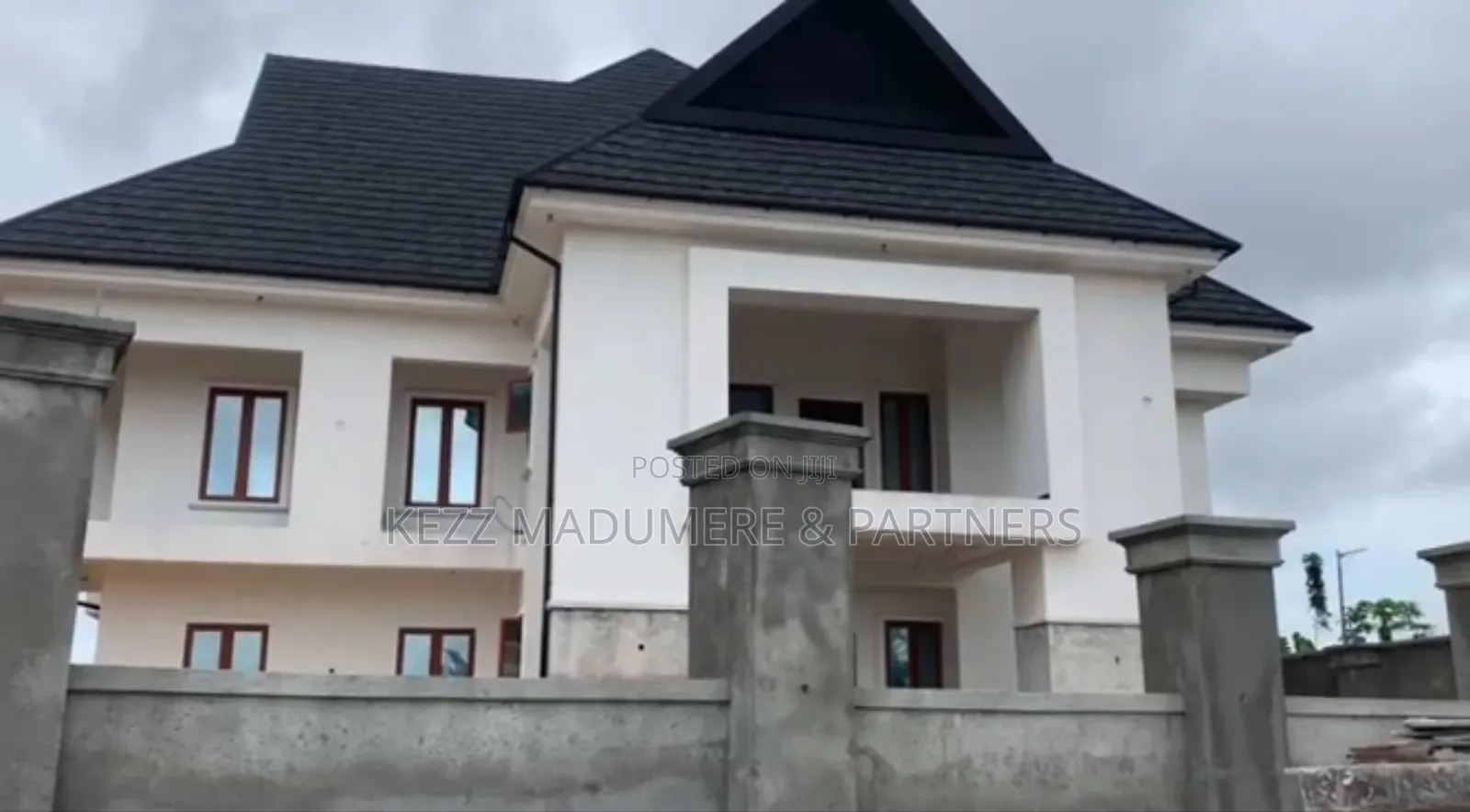 4bdrm Duplex in Ivory Heights for sale in Eliozu
