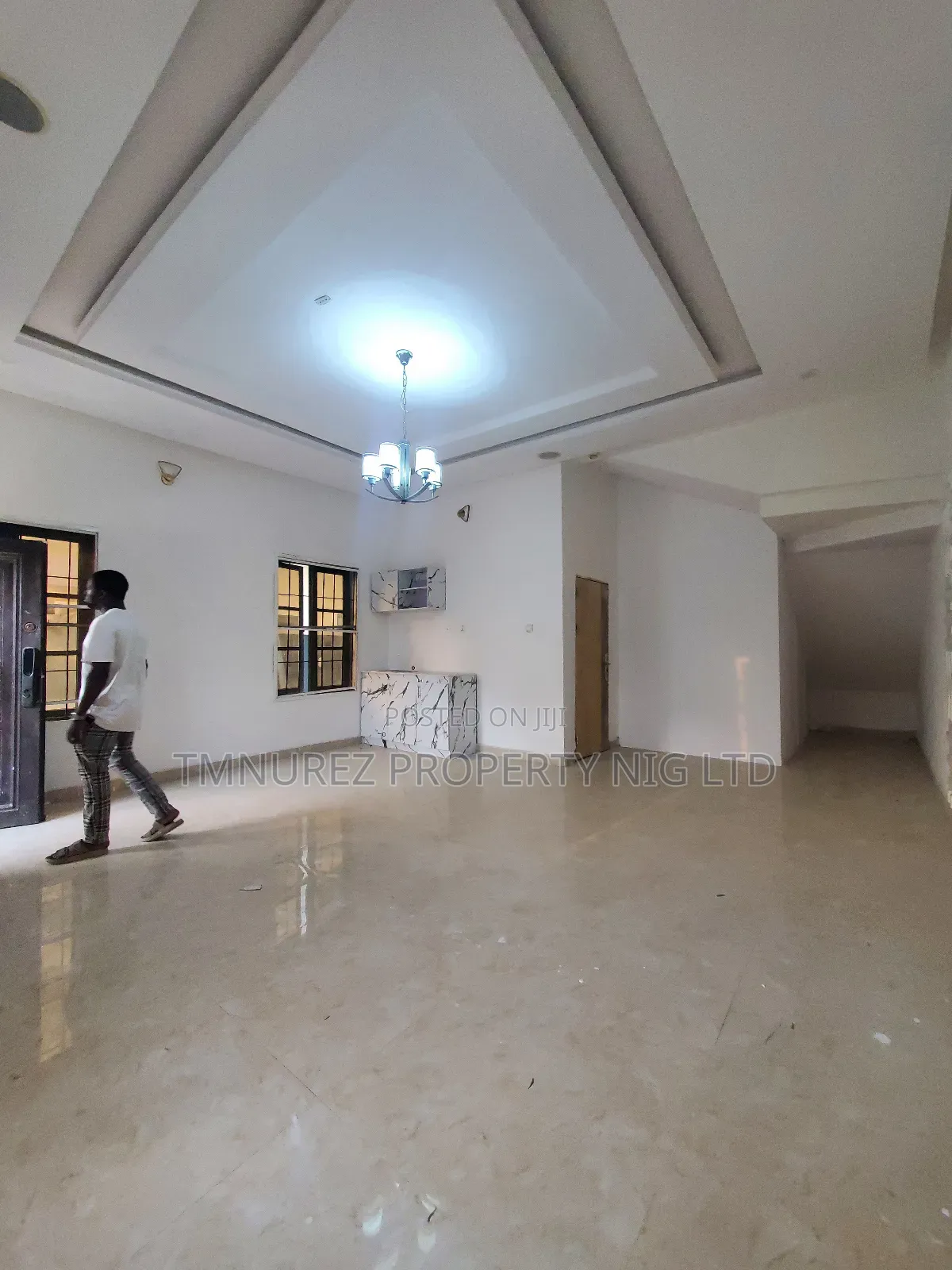 Studio Apartment in Chevron for rent in Chevron