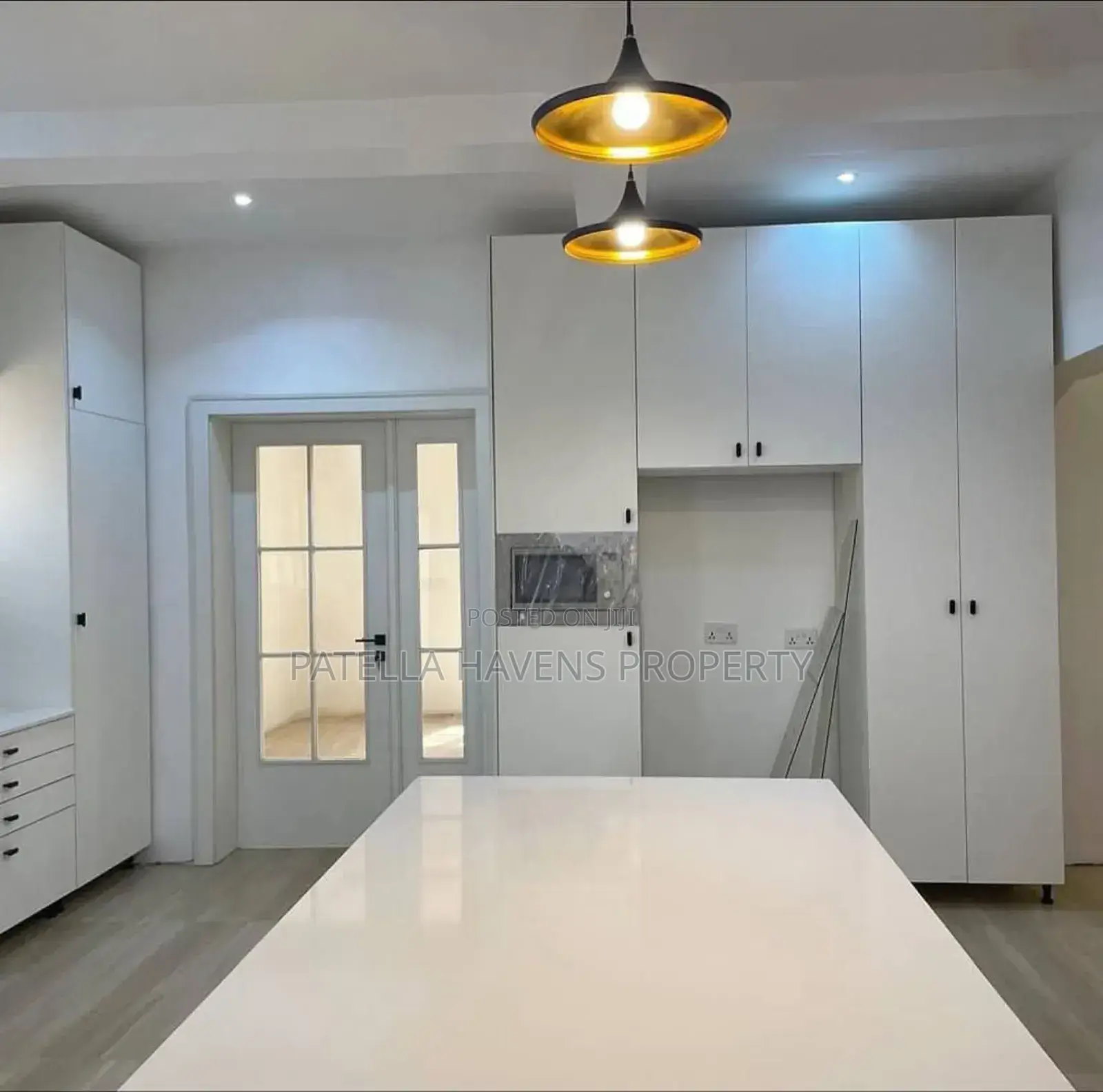 4 Bedroom Penthouse With Solar Installed in Wuye in Wuye