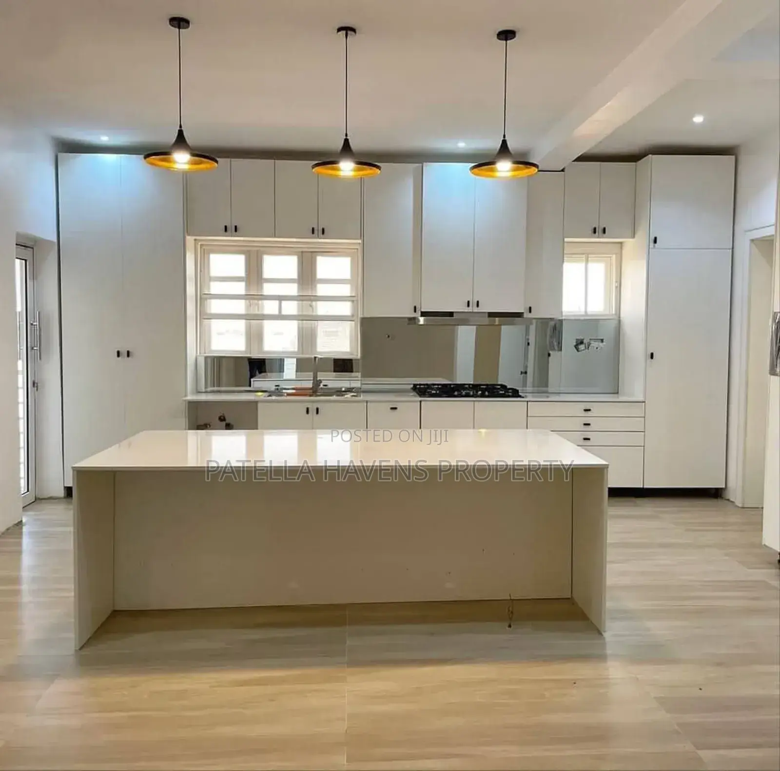 4 Bedroom Penthouse With Solar Installed in Wuye in Wuye