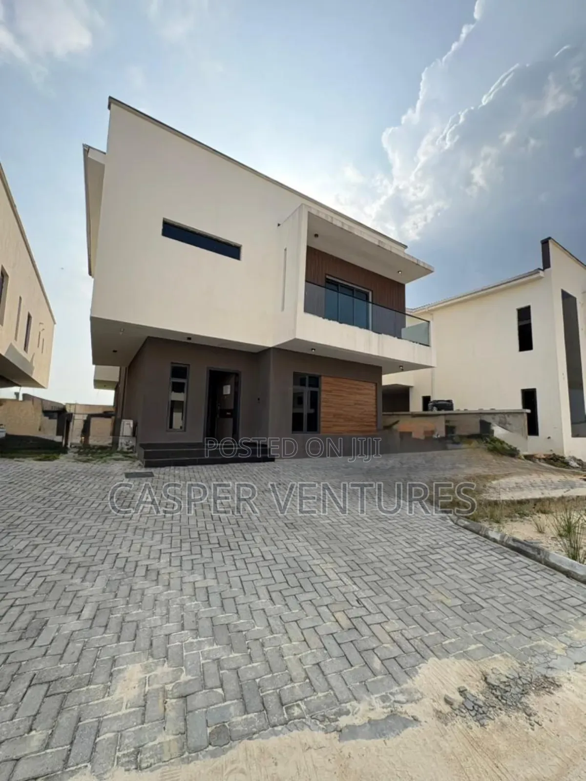 5bdrm Duplex in Lekki for sale in Lekki Phase 1