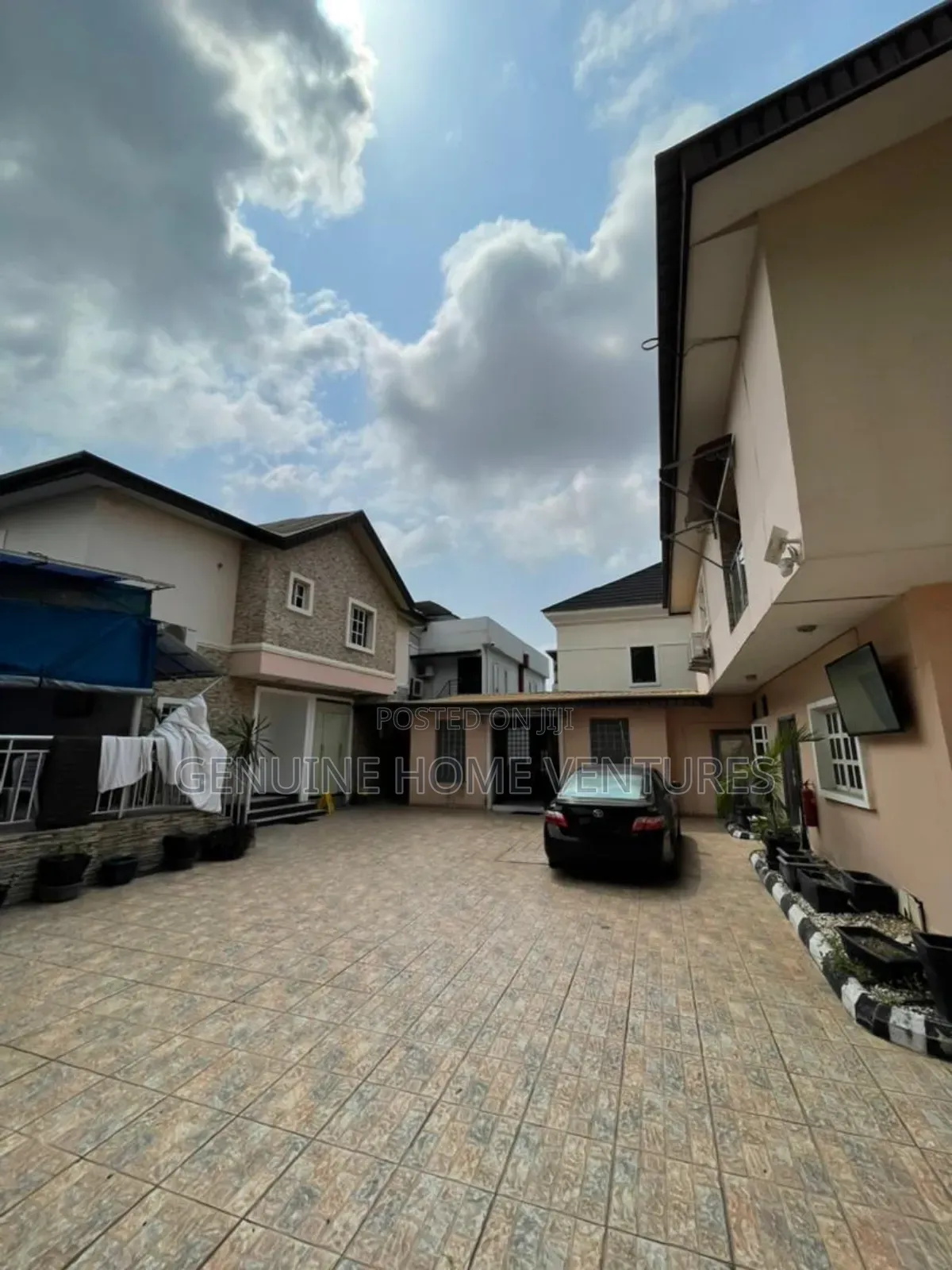 18 Rooms Hotel for Lease in Lekki Phase 1 in Lekki Phase 1
