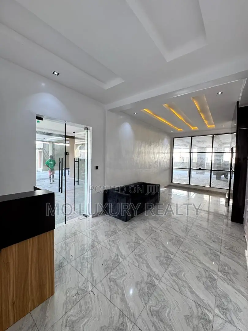2bdrm Apartment in Court, Ikota for sale in Ikota
