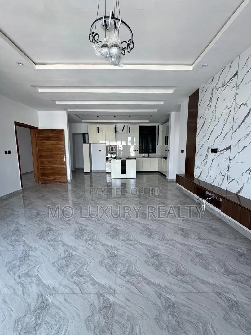 2bdrm Apartment in Court, Ikota for sale in Ikota