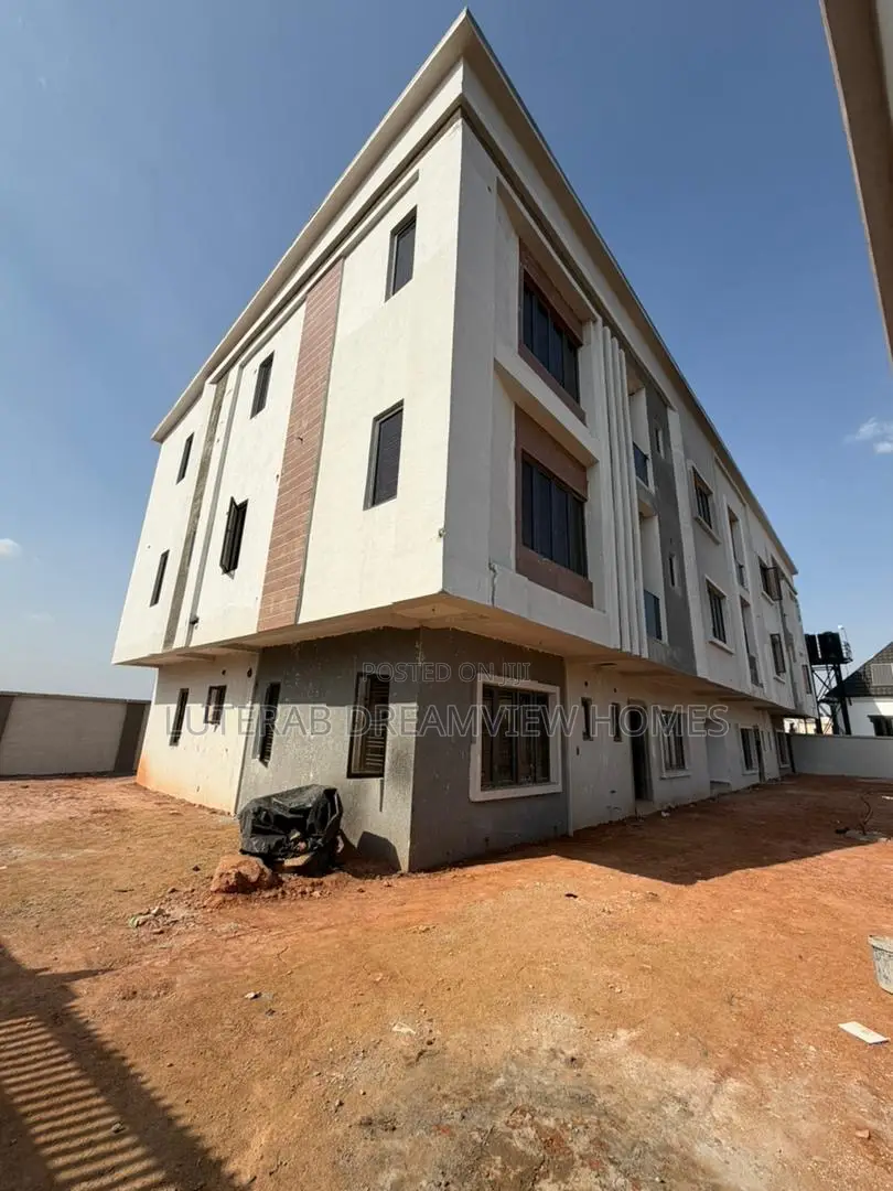3bdrm Block of Flats in Main Wuye for sale in Wuye