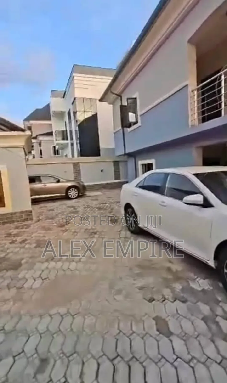 5bdrm Duplex in Ago Palace for sale in Ago Palace