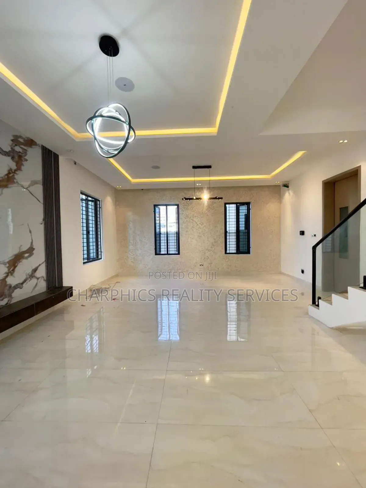 5bdrm Duplex in Lekki Phase 1 for sale in Lekki Phase 1