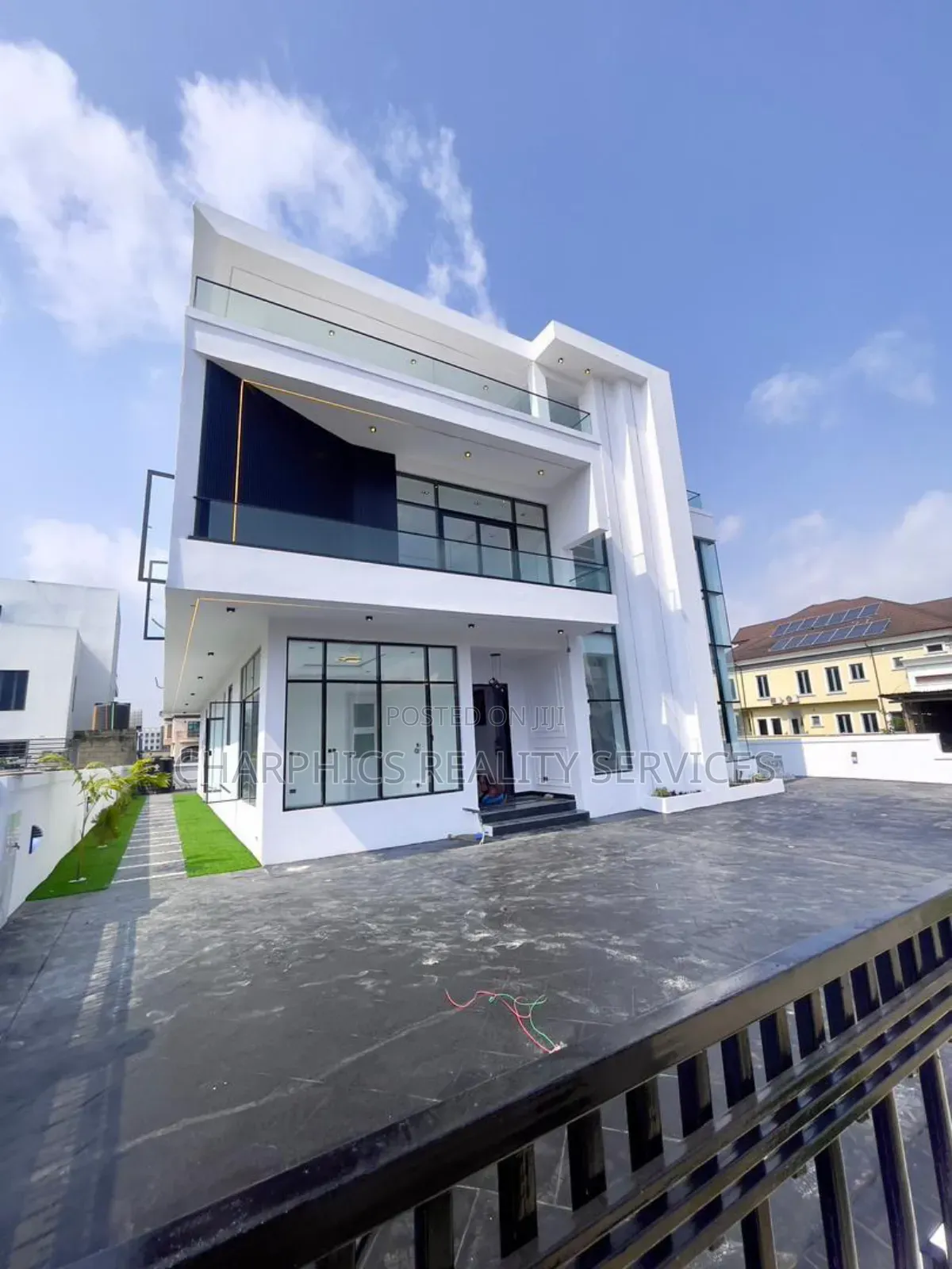 6bdrm Duplex in Ajah for sale in Ajah