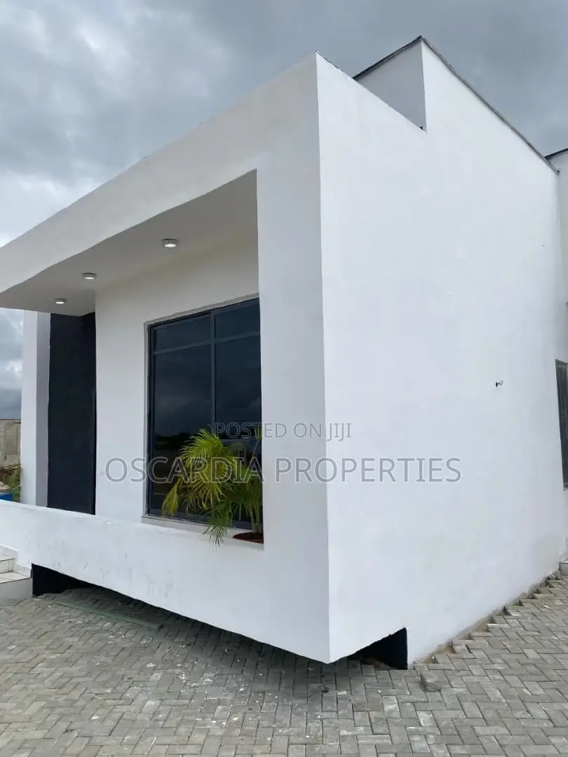 5bdrm Bungalow in At Homes Luxury, Igando-Oloja for sale in Igando-Oloja
