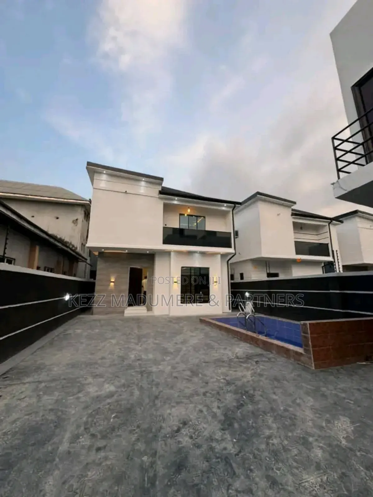 4bdrm Duplex in Shell Cooperative, Port-Harcourt for sale in Port-Harcourt