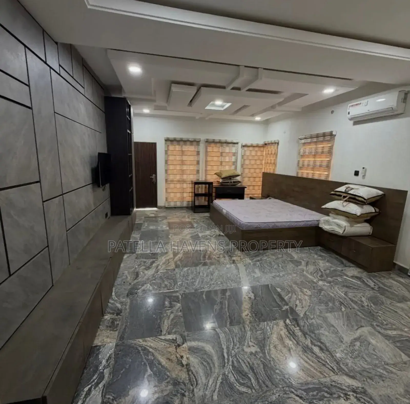 9bdrm Mansion in Apo District for sale in Apo District