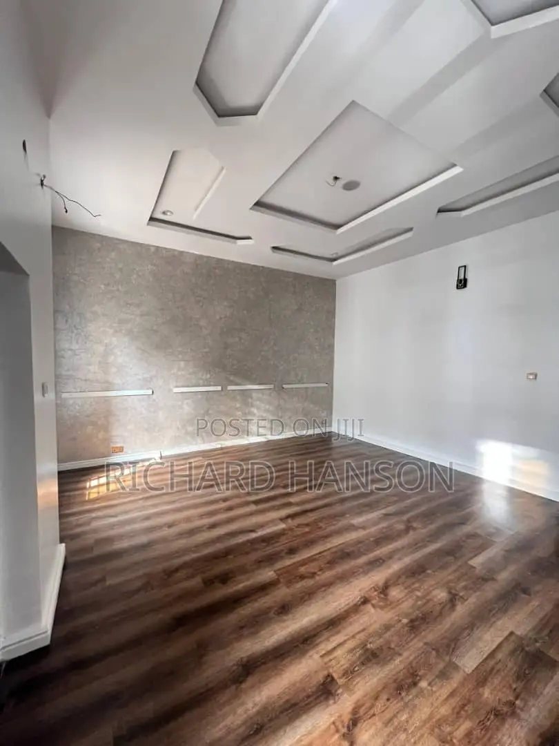4bdrm Duplex in Lekki Phase 2 for sale in Lekki Phase 2