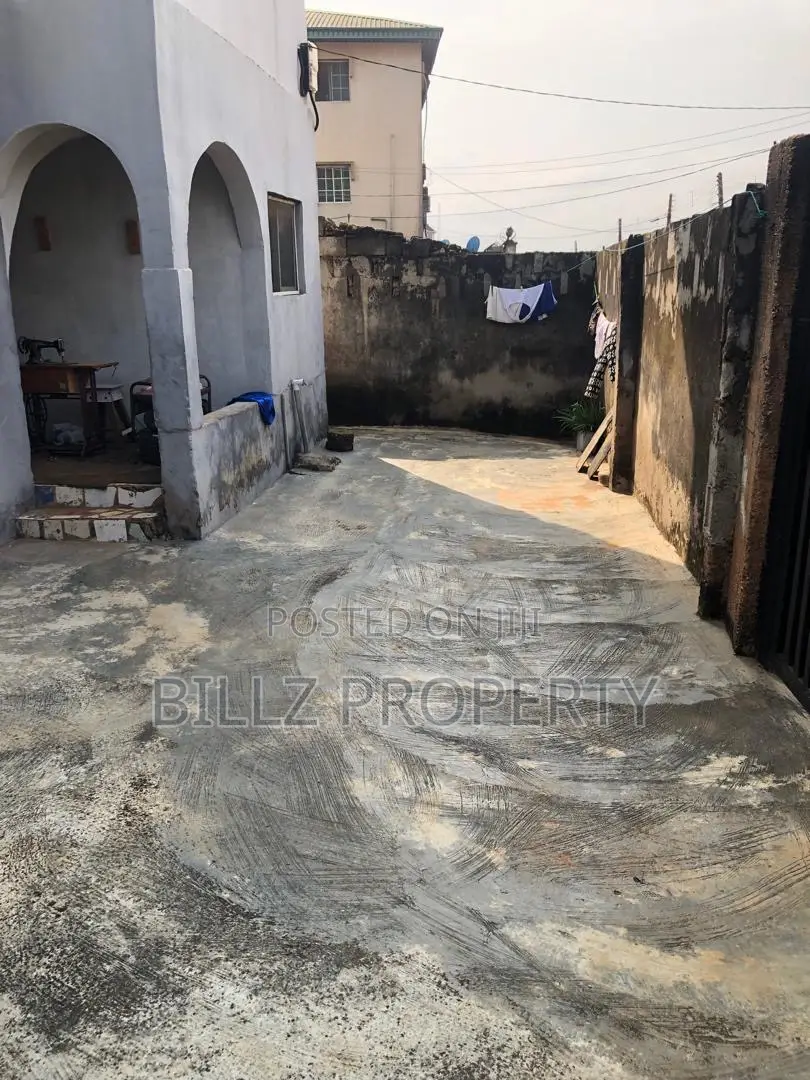 2bdrm Block of Flats in Baale, Abule Egba for sale in Abule Egba
