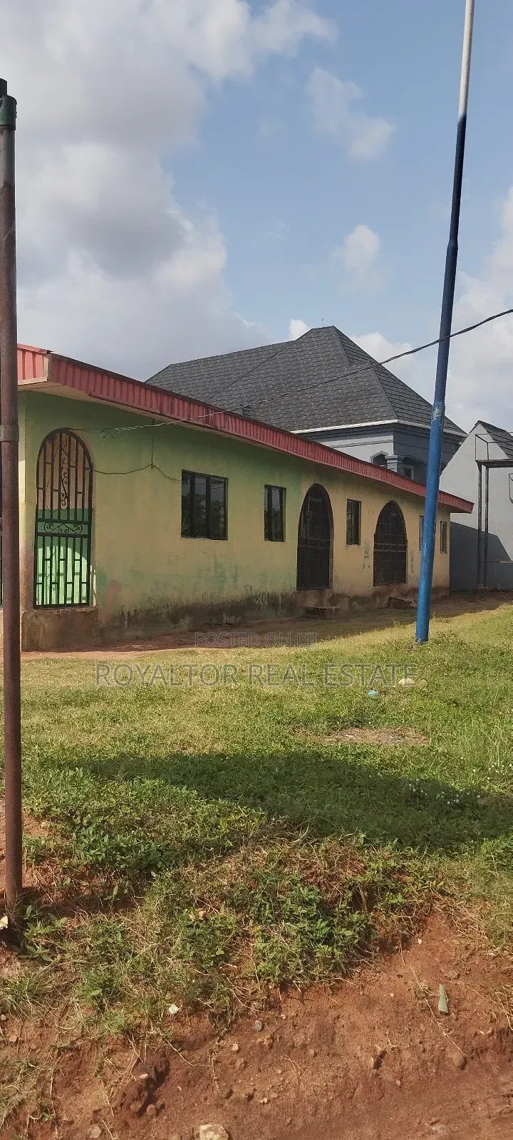 3bdrm Bungalow in Royaltor Real Estate, Benin City for sale in Benin City