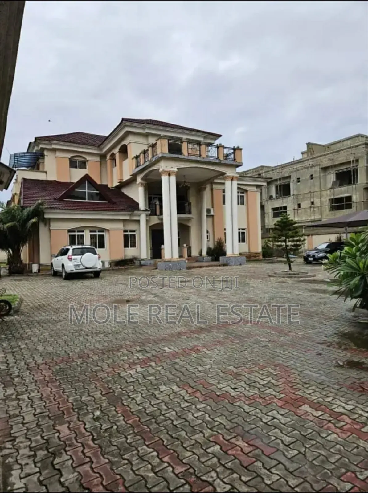 Furnished 6bdrm Duplex in Parkview for sale in Parkview Estate