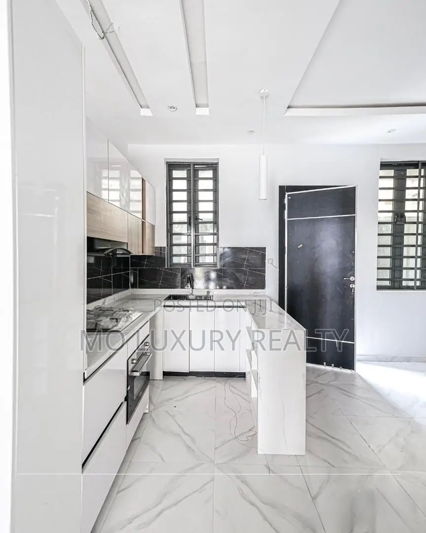 4bdrm Townhouse/Terrace in Court, Ikate for sale in Ikate