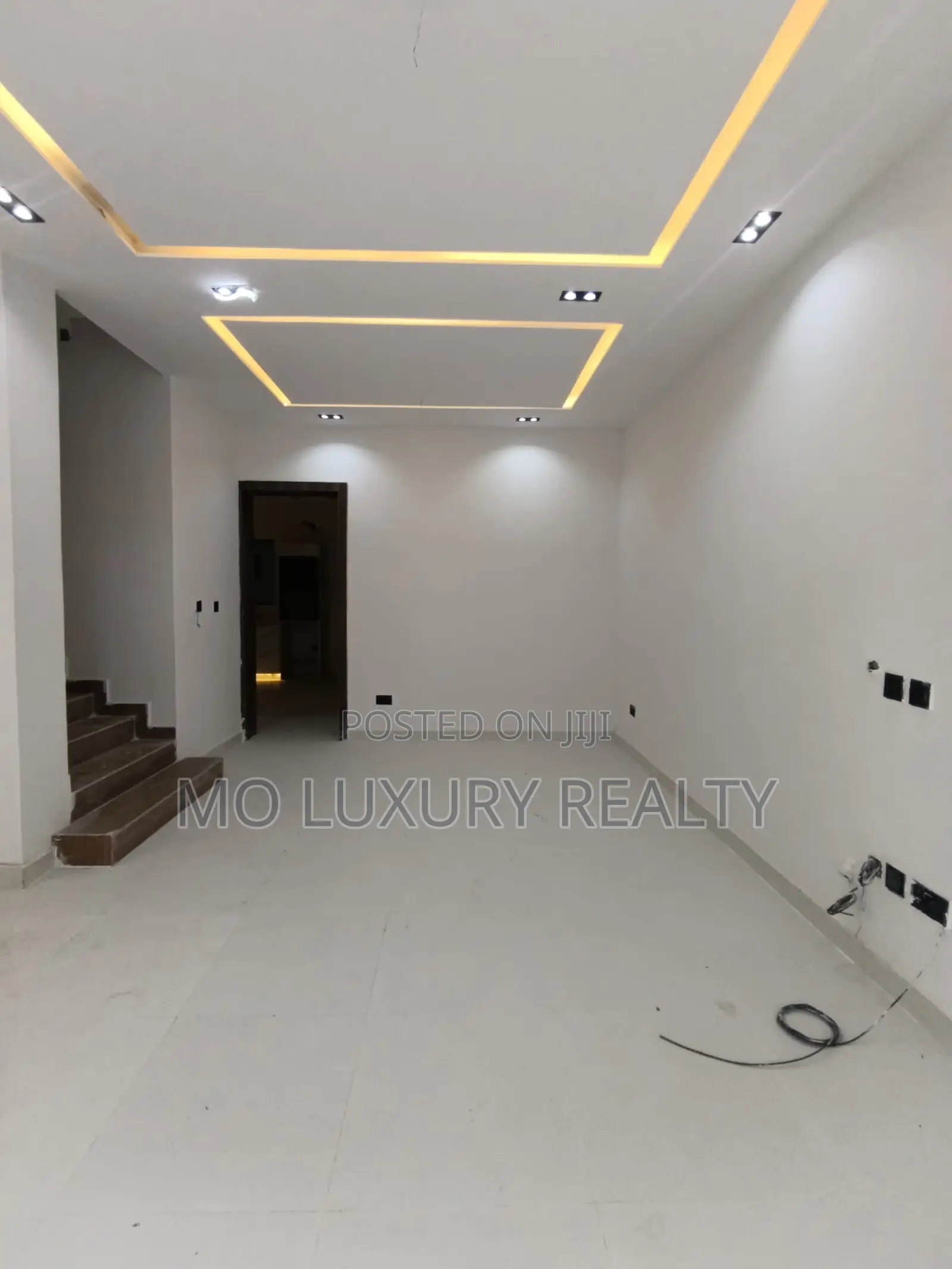 4bdrm Townhouse / Terrace in Court, Lekki Phase 1 for rent in Lekki Phase 1