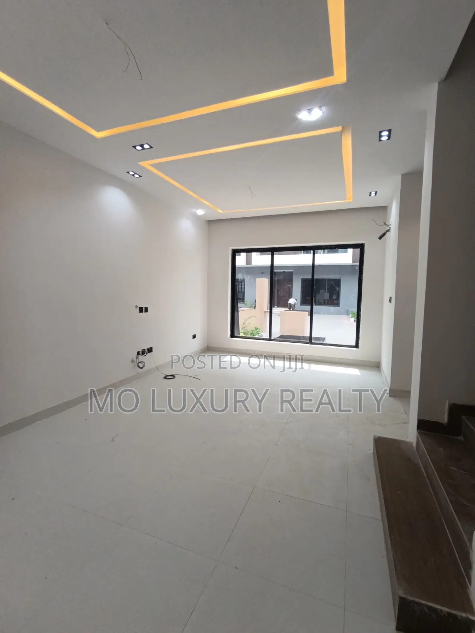 4bdrm Townhouse / Terrace in Court, Lekki Phase 1 for rent in Lekki Phase 1
