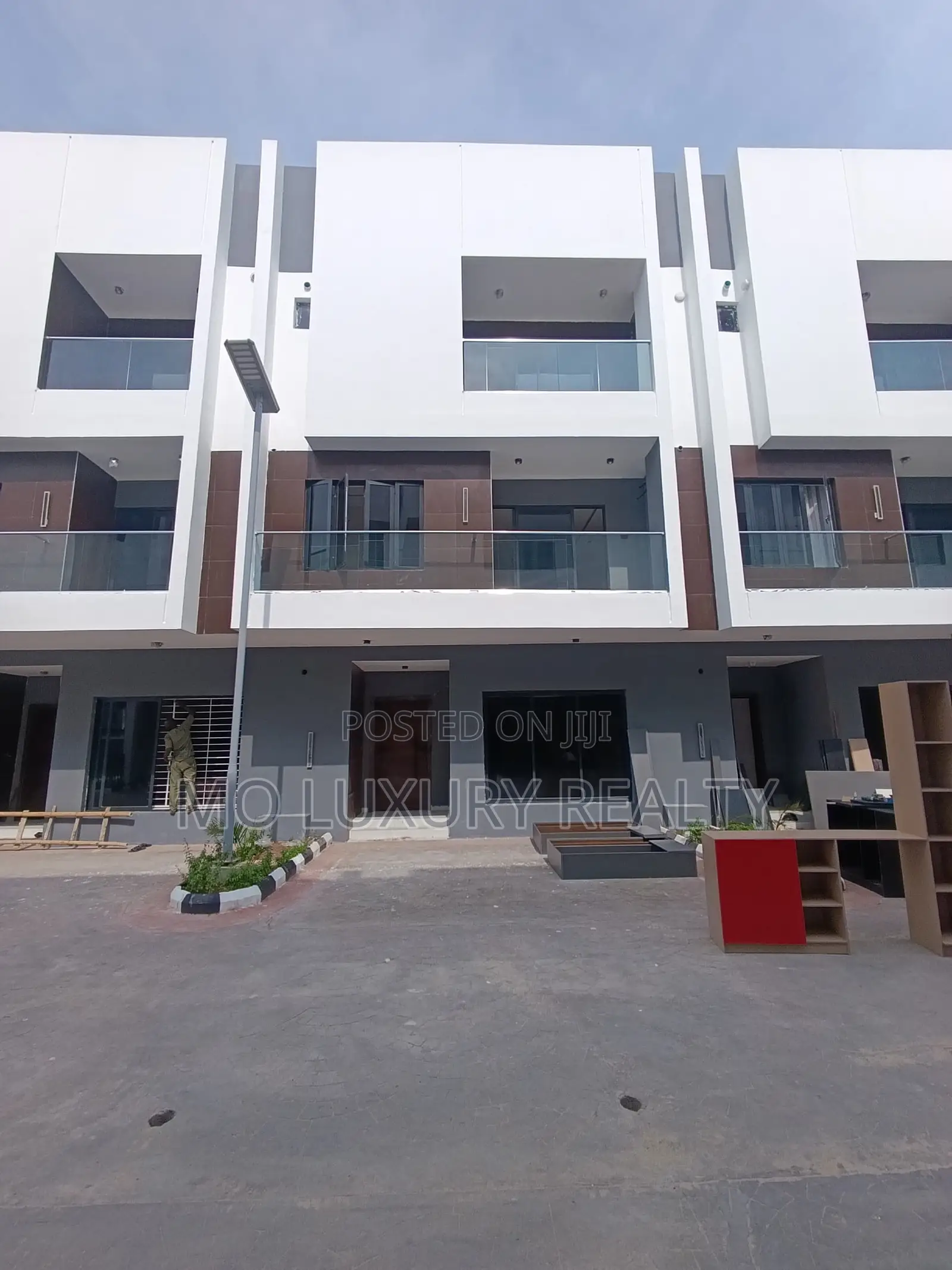 4bdrm Townhouse / Terrace in Court, Lekki Phase 1 for rent in Lekki Phase 1