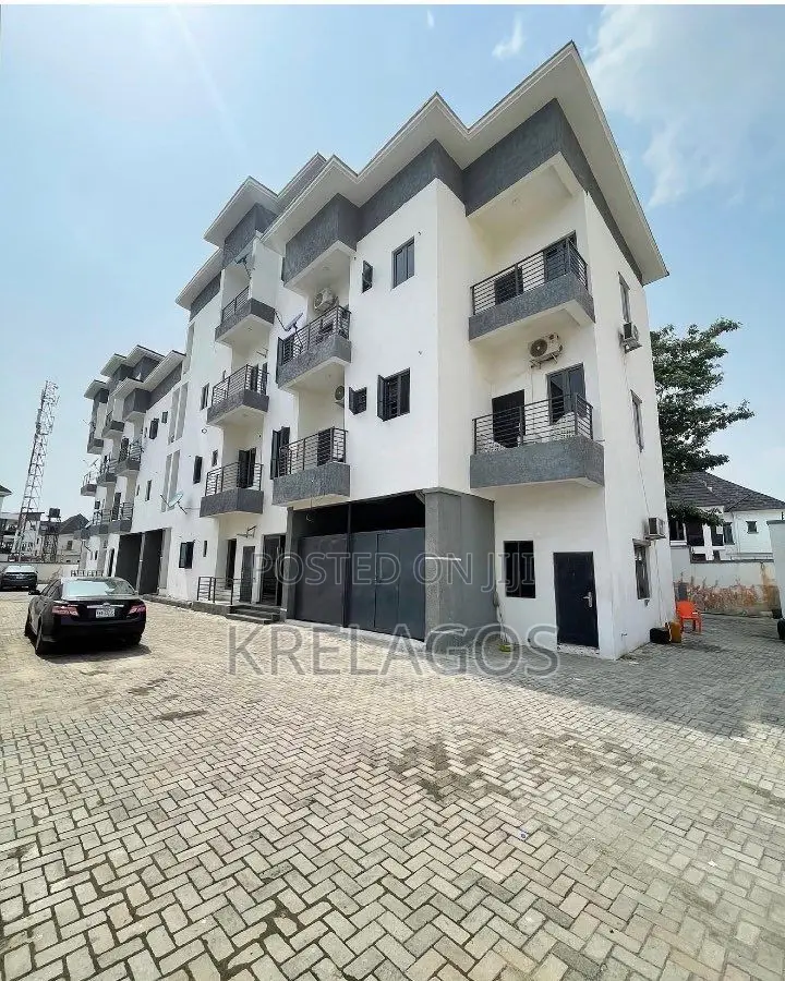 Furnished 2bdrm Apartment in Chevron Toll Gate for sale in Chevron