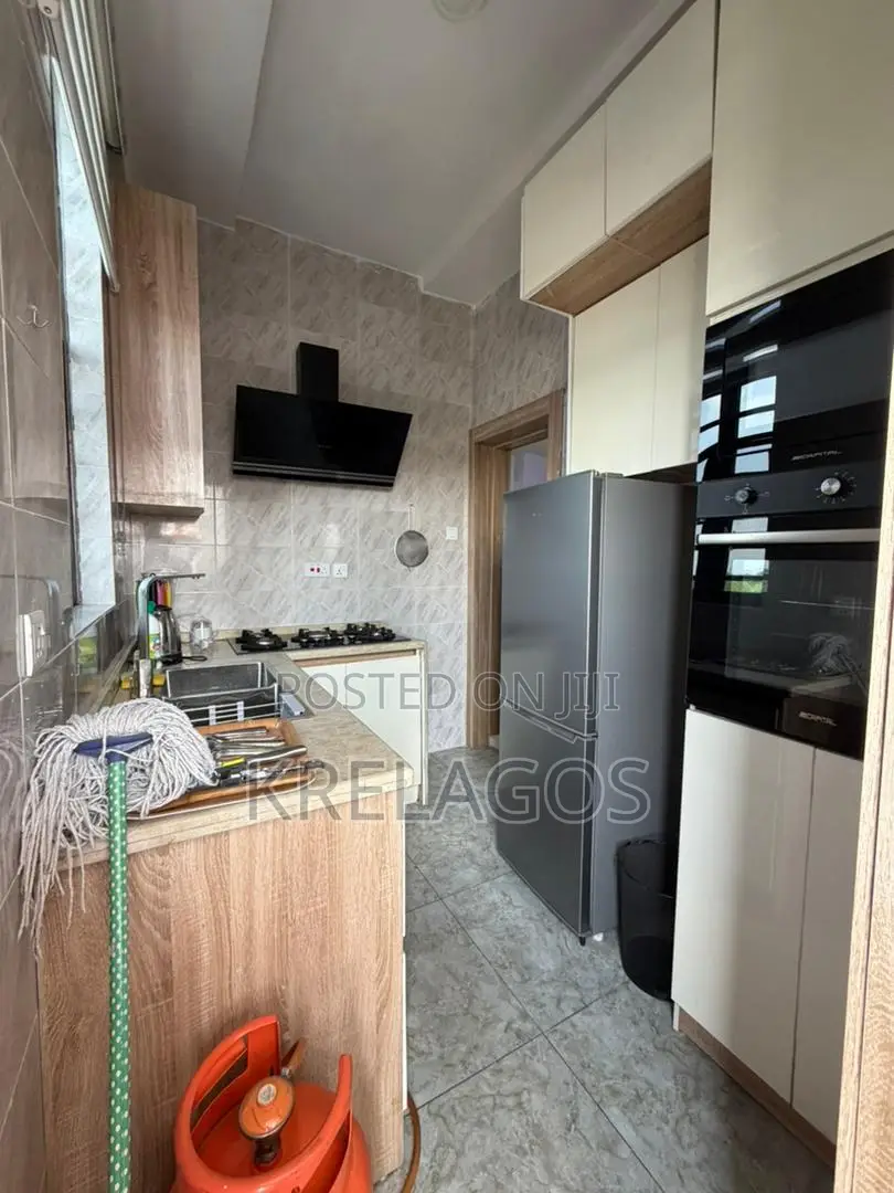 Furnished 2bdrm Apartment in Chevron Toll Gate for sale in Chevron