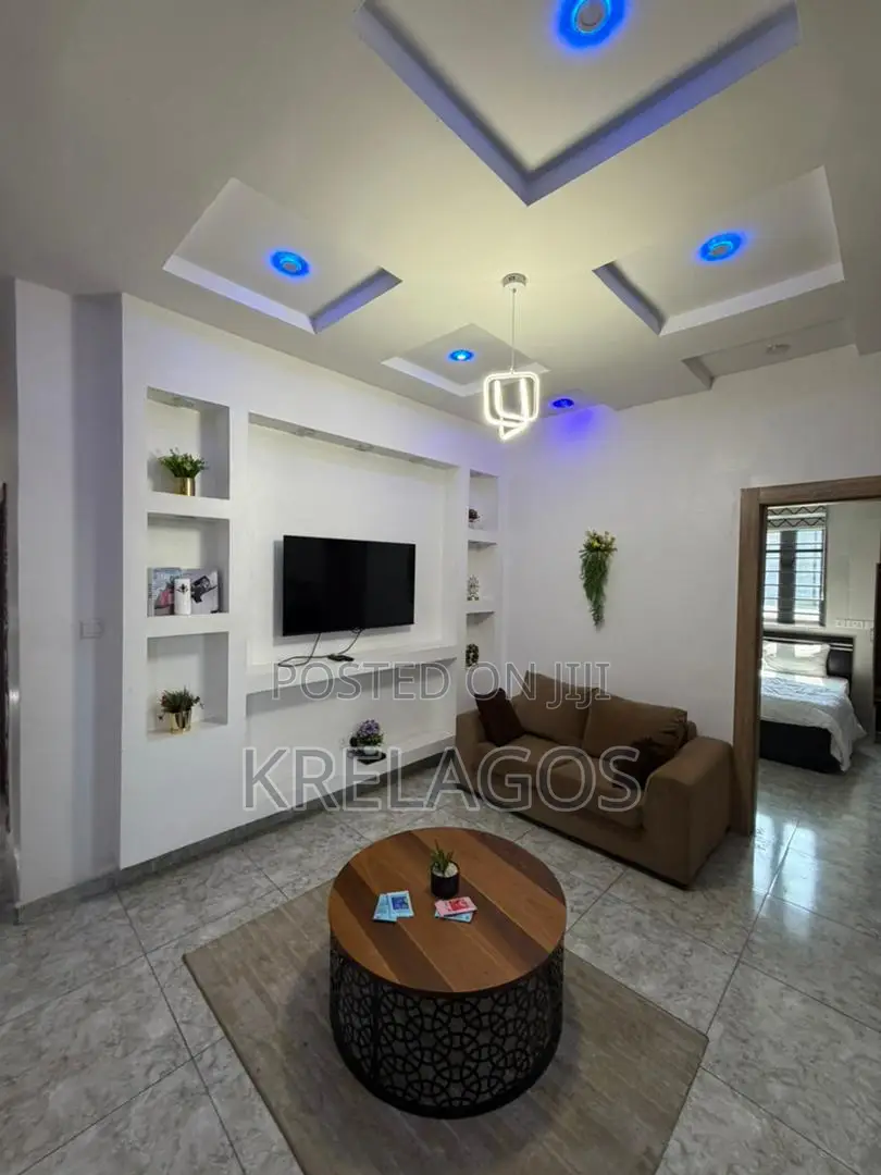 Furnished 2bdrm Apartment in Chevron Toll Gate for sale in Chevron