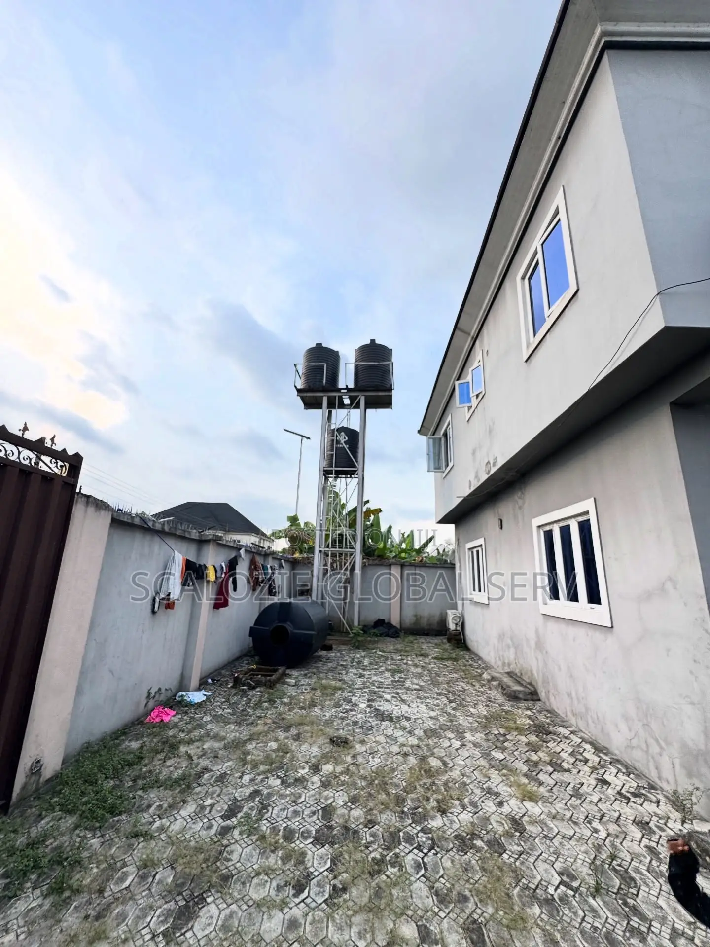 2bdrm Block of Flats in Off Resdon Hotel, for sale in Port-Harcourt