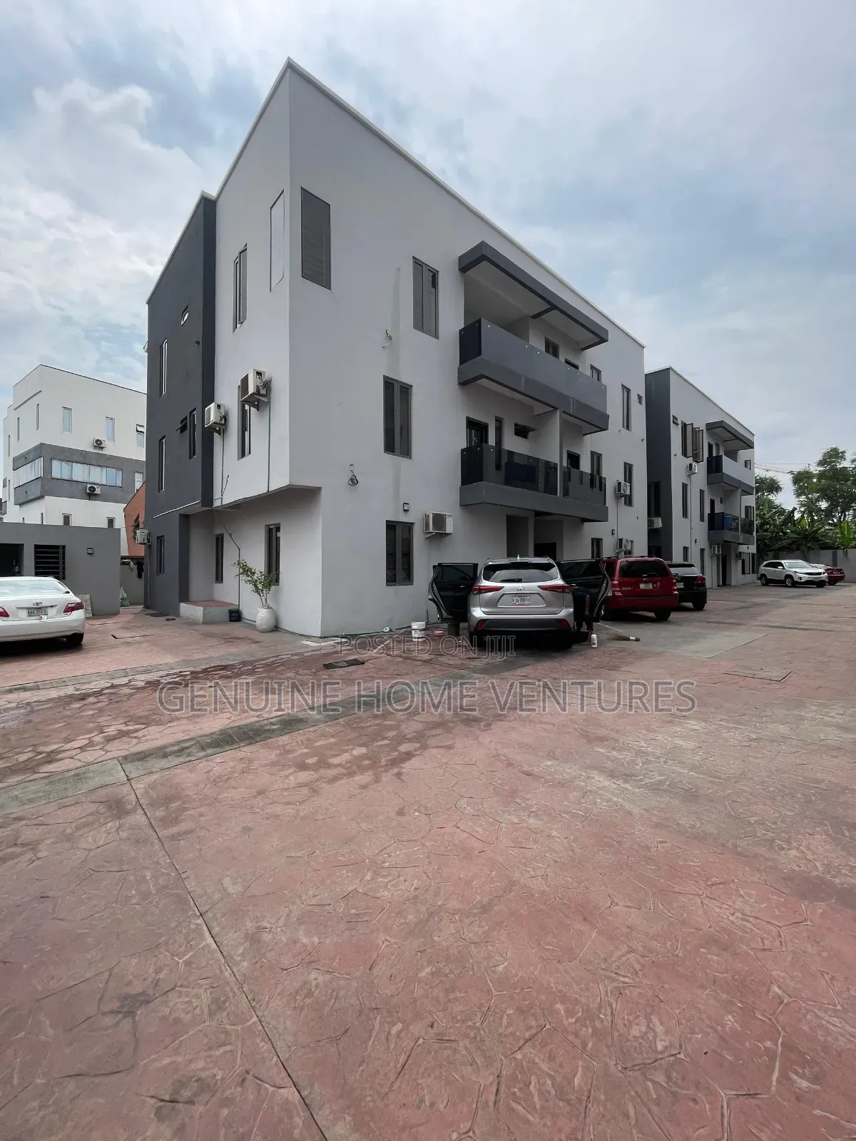 4bdrm Duplex in Shonibare for sale in Shonibare Estate