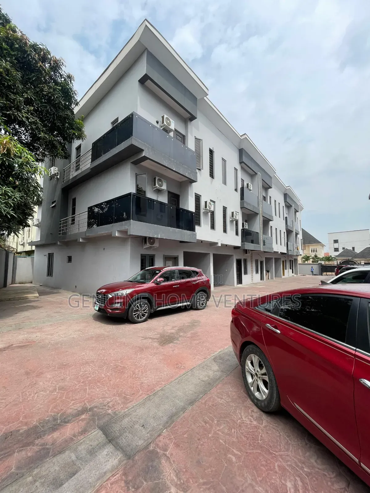 4bdrm Duplex in Shonibare for sale in Shonibare Estate