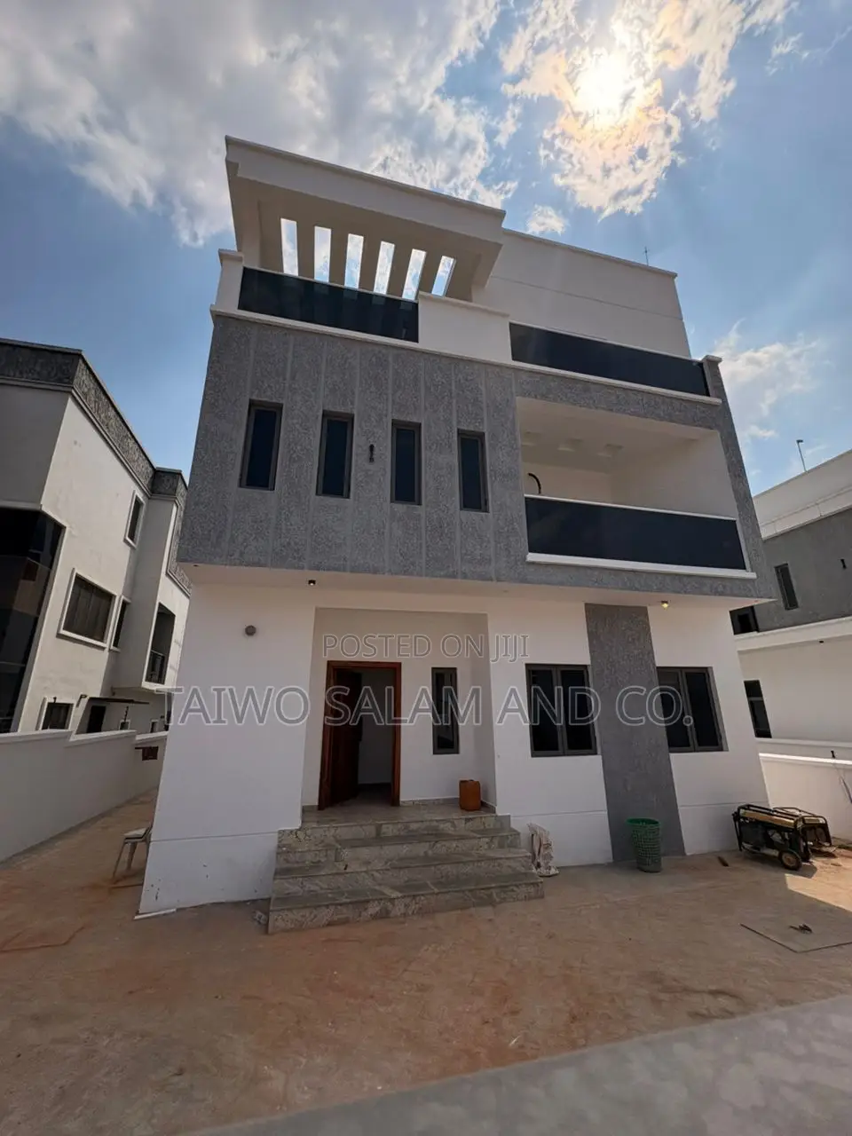 5bdrm Duplex in Akobo for sale in Akobo
