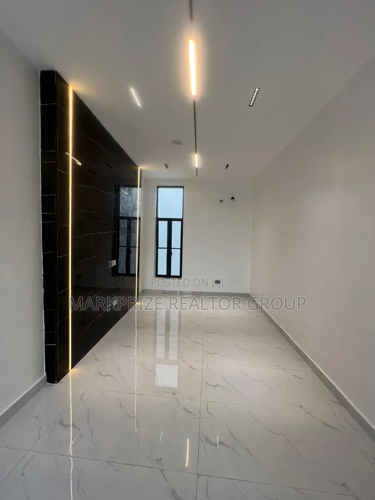 5bdrm Duplex in Lekki Phase 1 for sale in Lekki Phase 1