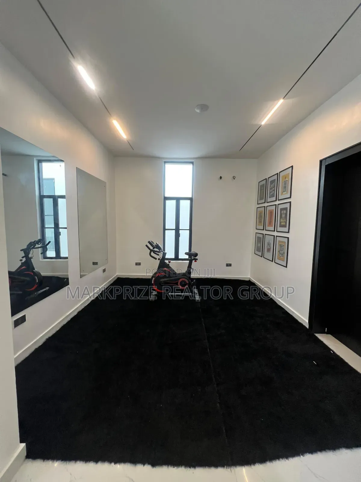 5bdrm Duplex in Lekki Phase 1 for sale in Lekki Phase 1