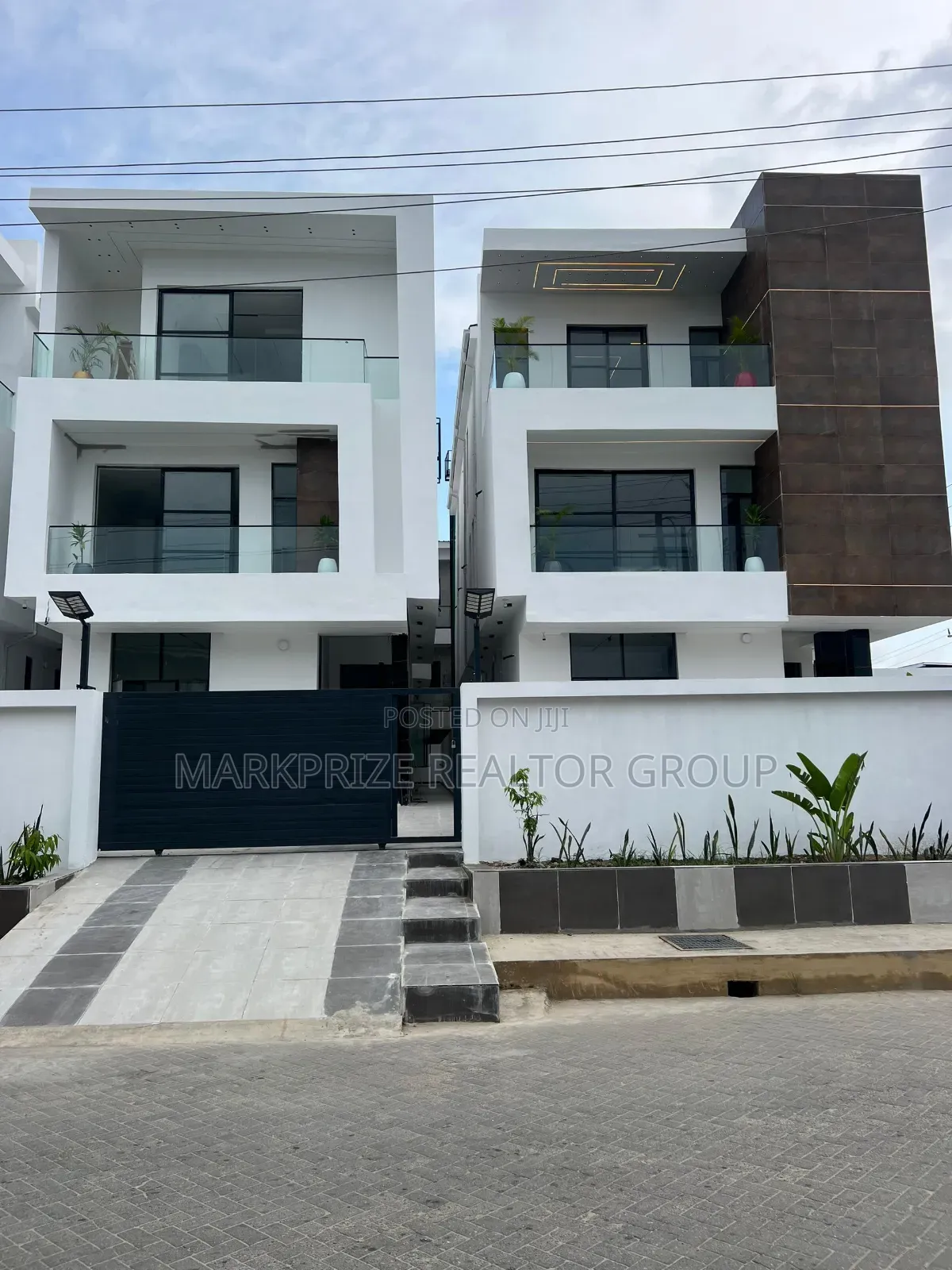 5bdrm Duplex in Lekki Phase 1 for sale in Lekki Phase 1