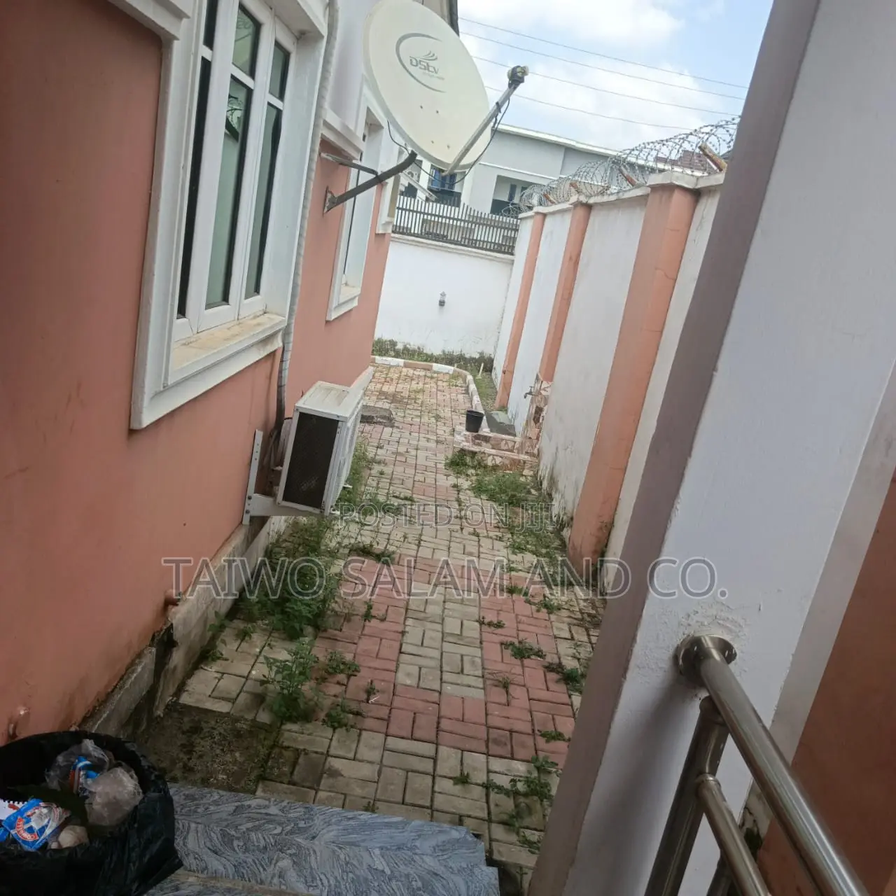 4bdrm Bungalow in Oluyole Estate for sale in Oluyole Estate