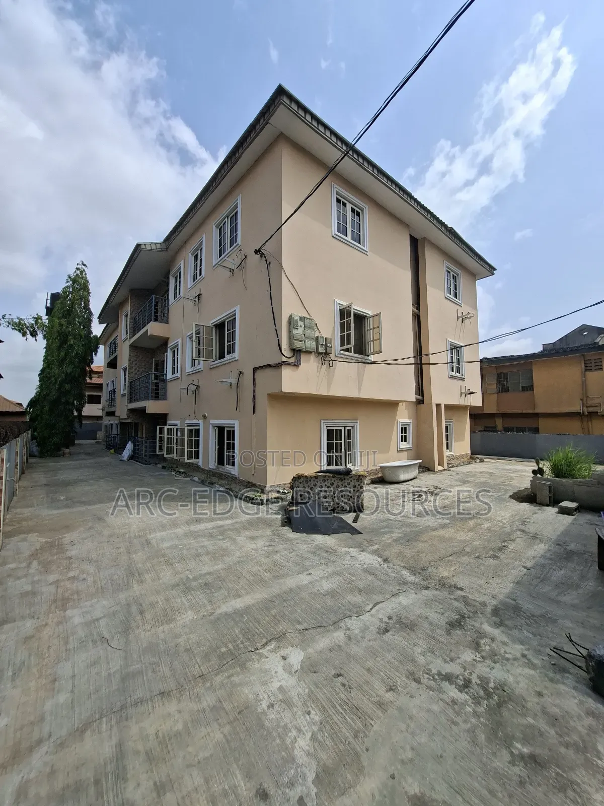 3bdrm Block of Flats in Ago Palace for sale in Ago Palace
